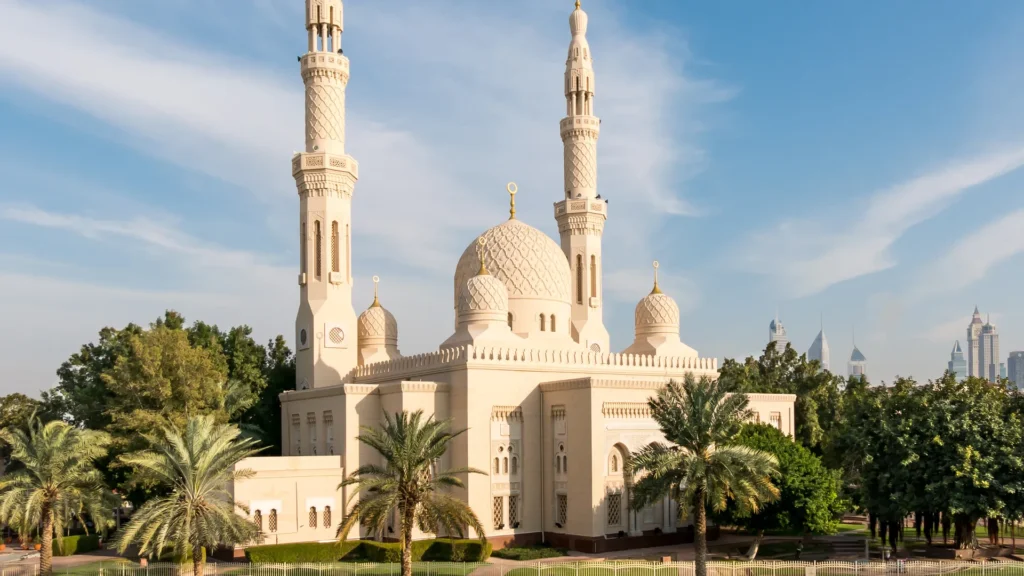 Jumeirah Mosque_GettyImages-489909154