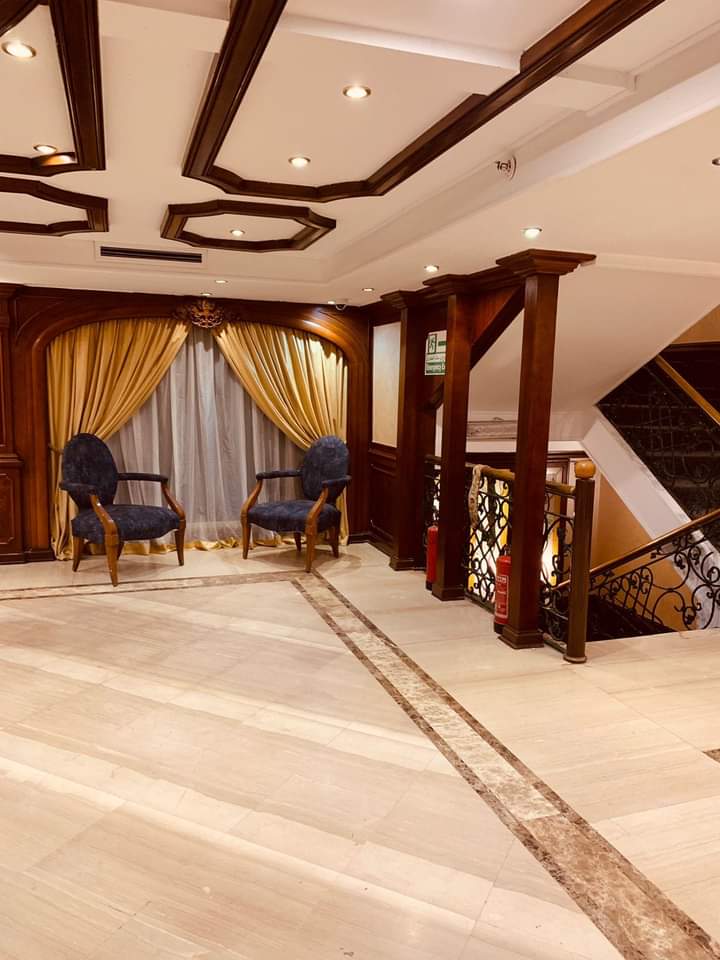 prince omar Nile Cruse | Voyaguids.com