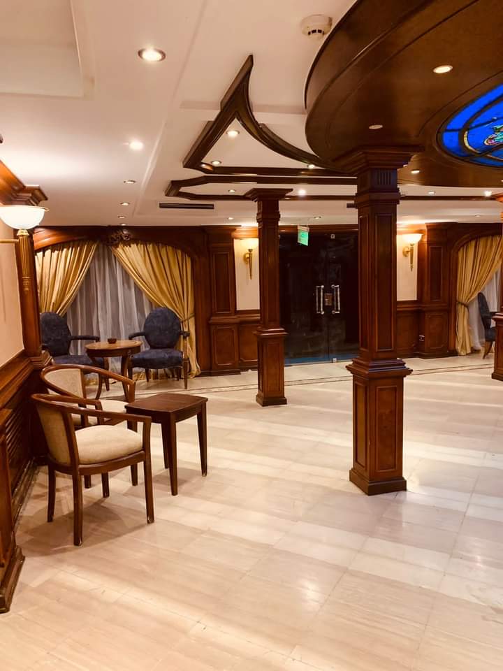 prince omar Nile Cruse | Voyaguids.com