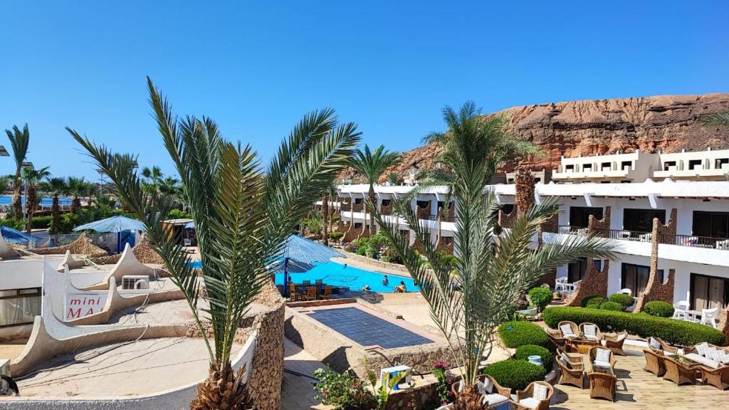 Turquoise Beach Hotel | Voyaguids.com