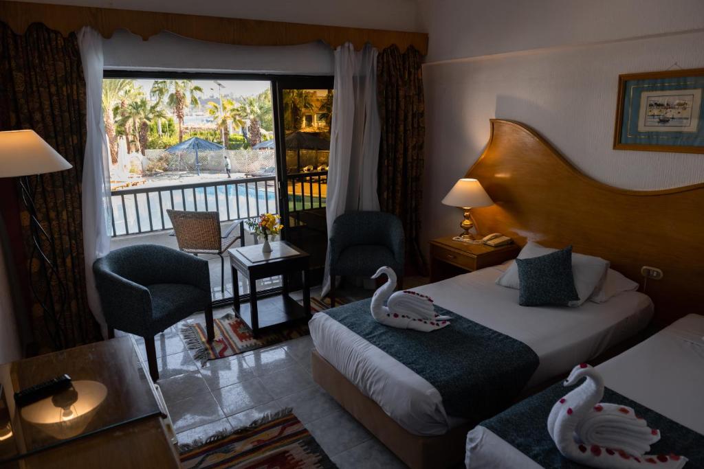 Turquoise Beach Hotel | Voyaguids.com